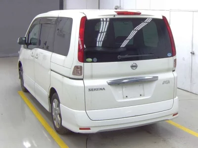 Nissan SERENA  с аукциона в Японии