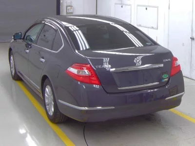 Nissan TEANA