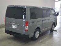 Toyota HIACE VAN лот № 70027 оценка 4.5  с аукциона в Японии 4