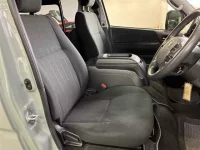 Toyota HIACE VAN лот № 70027 оценка 4.5  с аукциона в Японии 6