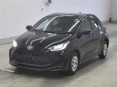 Toyota YARIS  с аукциона в Японии