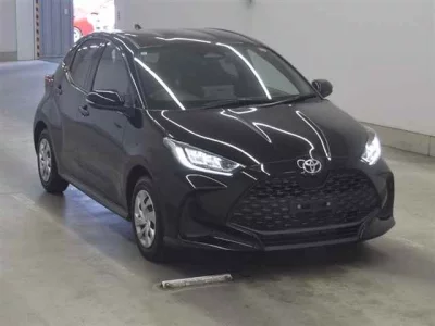 Toyota YARIS  с аукциона в Японии