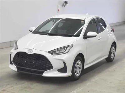 Toyota YARIS  с аукциона в Японии