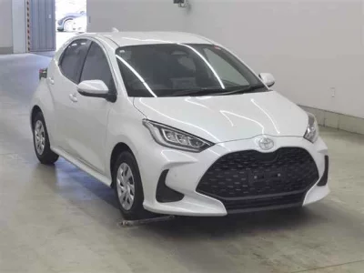 Toyota YARIS  с аукциона в Японии