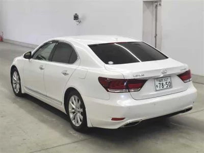 Lexus LS