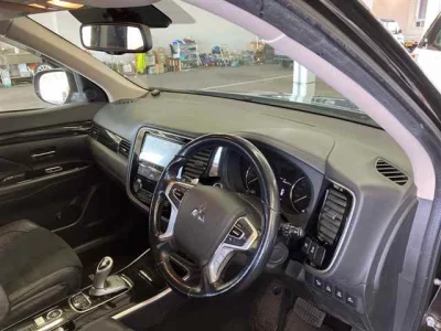 Mitsubishi OUTLANDER PHEV