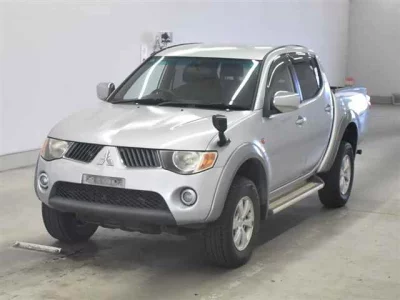 Mitsubishi TRITON
