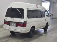 Toyota HIACE VAN лот № 70212 оценка R  с аукциона в Японии 4