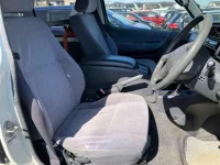 Toyota HIACE VAN лот № 70212 оценка R  с аукциона в Японии 6