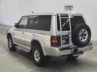 Mitsubishi PAJERO