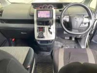 Toyota VOXY лот № 3092 оценка R  с аукциона в Японии 3