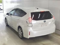 Toyota PRIUS ALPHA лот № 3088 оценка R  с аукциона в Японии 1