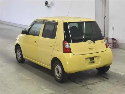 Daihatsu Esse