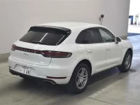 Porsche MACAN лот № 40058 оценка 4.5  с аукциона в Японии 4