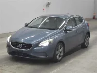 Volvo V40 лот № 25190 оценка 4  с аукциона в Японии 3