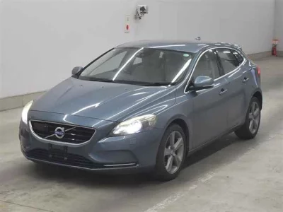 Volvo V40  с аукциона в Японии