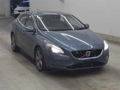 Volvo V40  с аукциона в Японии