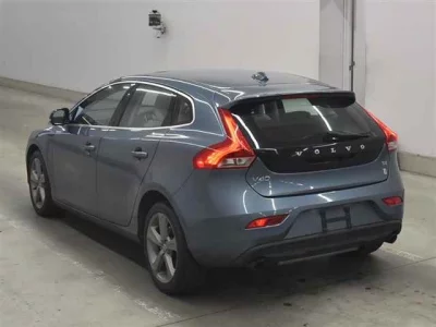 Volvo V40  с аукциона в Японии