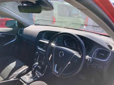 Volvo V40  с аукциона в Японии