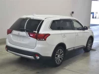 Mitsubishi OUTLANDER лот № 70290 оценка R  с аукциона в Японии 4