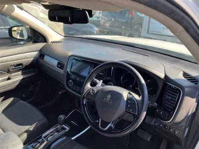 Mitsubishi OUTLANDER  с аукциона в Японии
