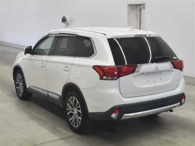Mitsubishi OUTLANDER  с аукциона в Японии