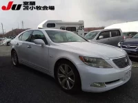 Lexus LS лот № 5044 оценка R  с аукциона в Японии 3