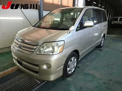 Toyota NOAH  с аукциона в Японии
