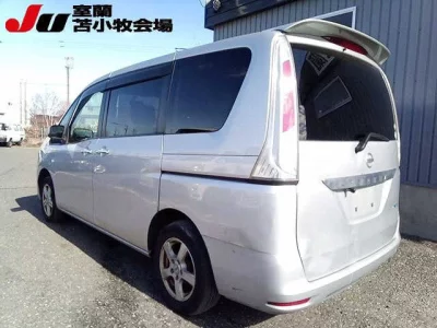 Nissan SERENA  с аукциона в Японии