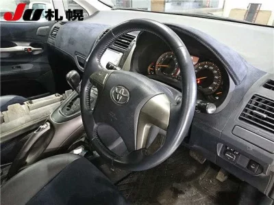 Toyota BLADE