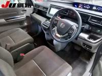 Honda STEP WAGON лот № 8010 оценка R  с аукциона в Японии 2