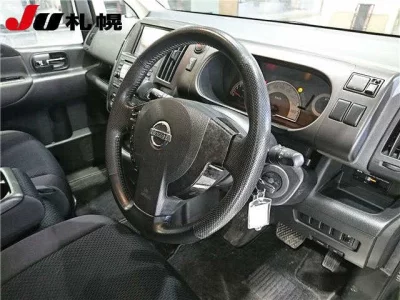 Nissan SERENA  с аукциона в Японии