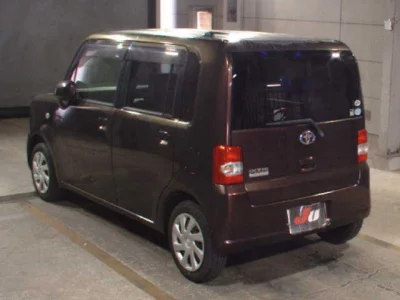 Toyota PIXIS SPACE