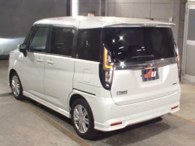 Mitsubishi DELICA D2  с аукциона в Японии