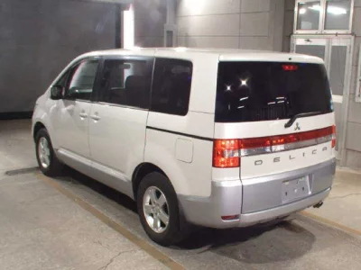Mitsubishi Delica D:5