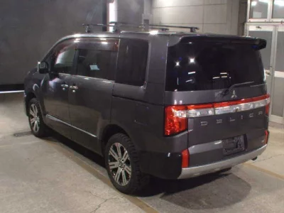 Mitsubishi Delica D:5