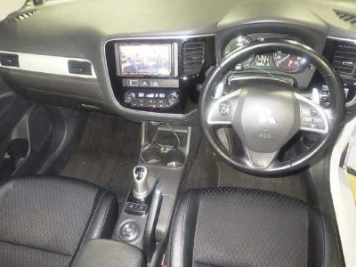 Mitsubishi OUTLANDER PHEV