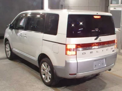 Mitsubishi Delica D:5
