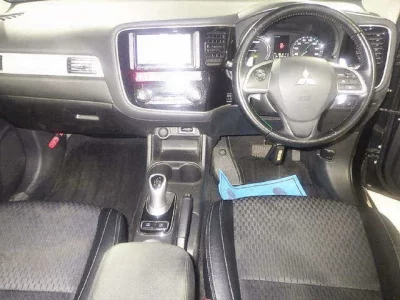 Mitsubishi OUTLANDER PHEV