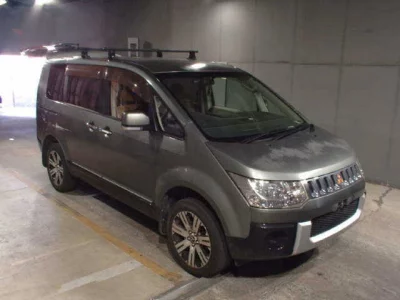 Mitsubishi Delica D:5