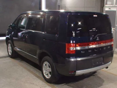 Mitsubishi Delica D:5