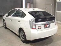Toyota PRIUS PHV лот № 8317 оценка 3.5  с аукциона в Японии 1