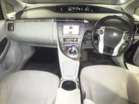 Toyota PRIUS PHV лот № 8275 оценка 3.5  с аукциона в Японии 2