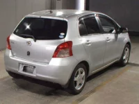 Toyota VITZ лот № 6195 оценка R  с аукциона в Японии 4