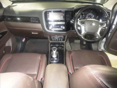 Mitsubishi OUTLANDER PHEV