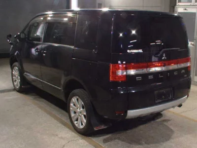 Mitsubishi Delica D:5