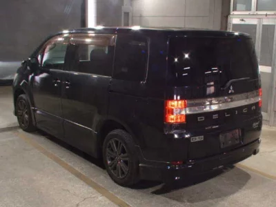Mitsubishi Delica D:5