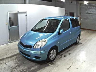 Toyota FUNCARGO  с аукциона в Японии