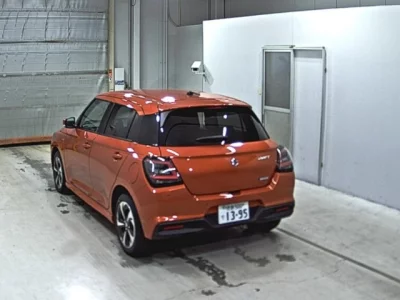 Suzuki SWIFT  с аукциона в Японии