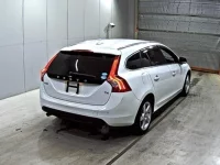 Volvo V60 лот № 9043 оценка 4  с аукциона в Японии 4